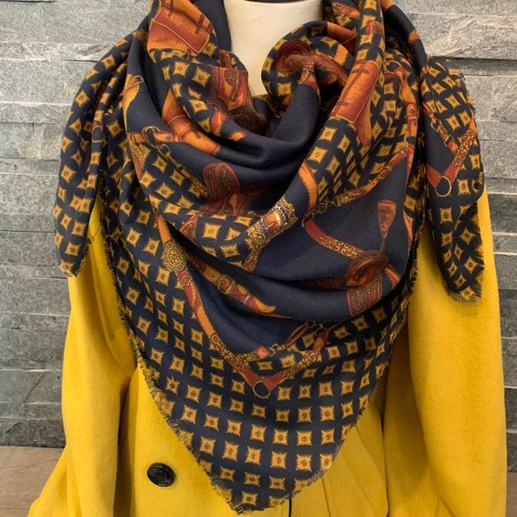 Gorgeous Vintage Aris Isotoner Scarf - Picture 1 of 6